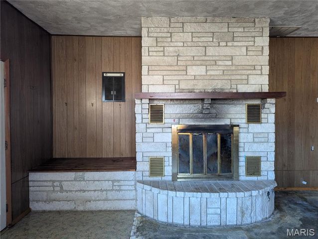 201 S East Street, Warrenton, MO 63383