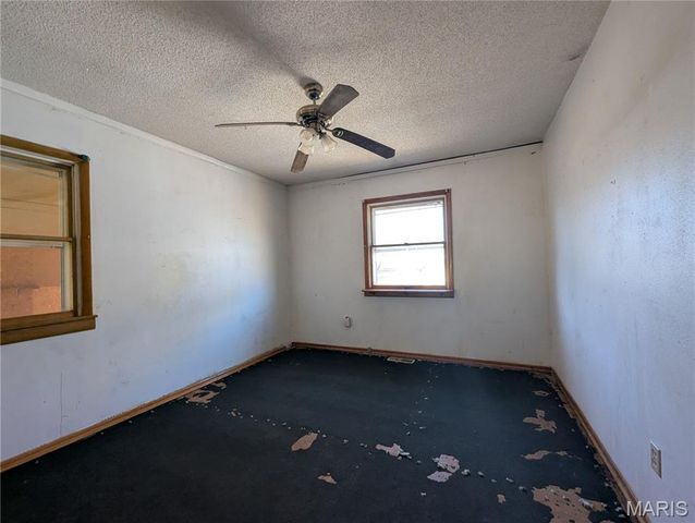 201 S East Street, Warrenton, MO 63383