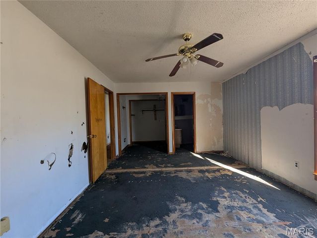 201 S East Street, Warrenton, MO 63383