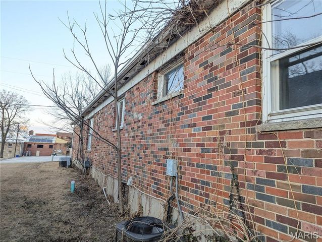 201 S East Street, Warrenton, MO 63383