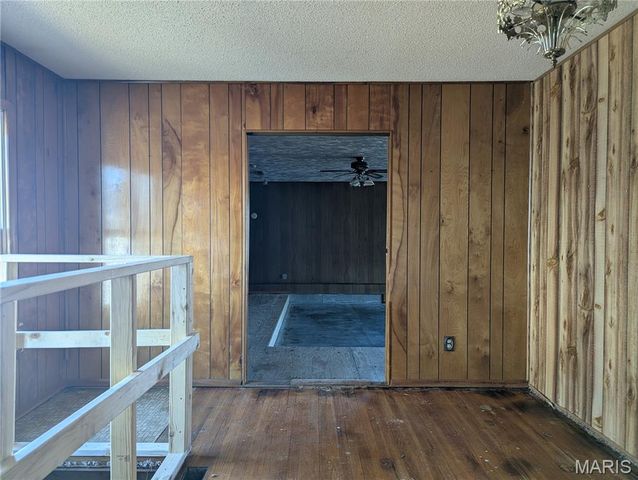 201 S East Street, Warrenton, MO 63383