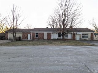 201 S East Street, Warrenton, MO 63383