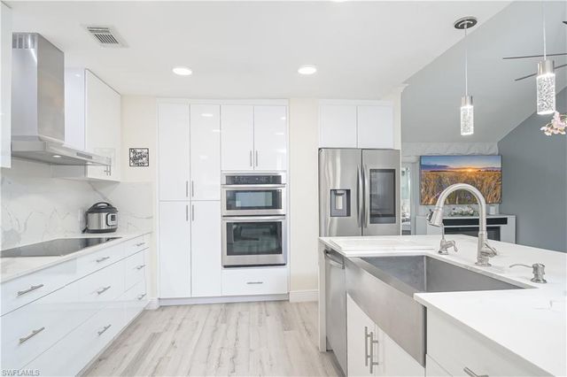 260 8th ST NE, Naples, FL 34120