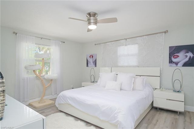 260 8th ST NE, Naples, FL 34120