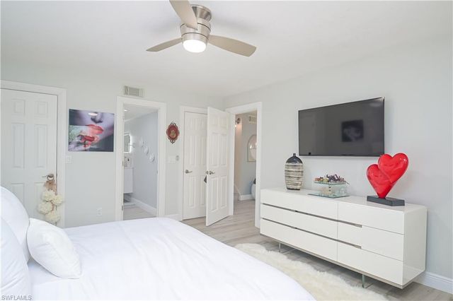 260 8th ST NE, Naples, FL 34120