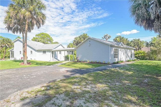 260 8th ST NE, Naples, FL 34120
