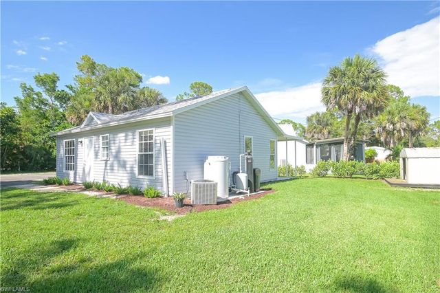 260 8th ST NE, Naples, FL 34120