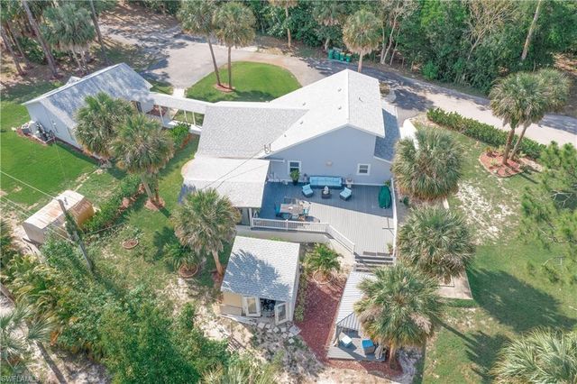 260 8th ST NE, Naples, FL 34120