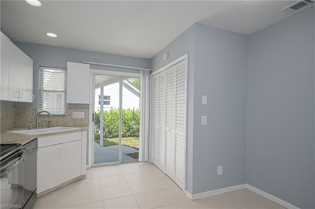 260 8th ST NE, Naples, FL 34120