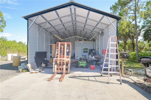 260 8th ST NE, Naples, FL 34120