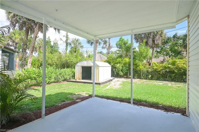 260 8th ST NE, Naples, FL 34120