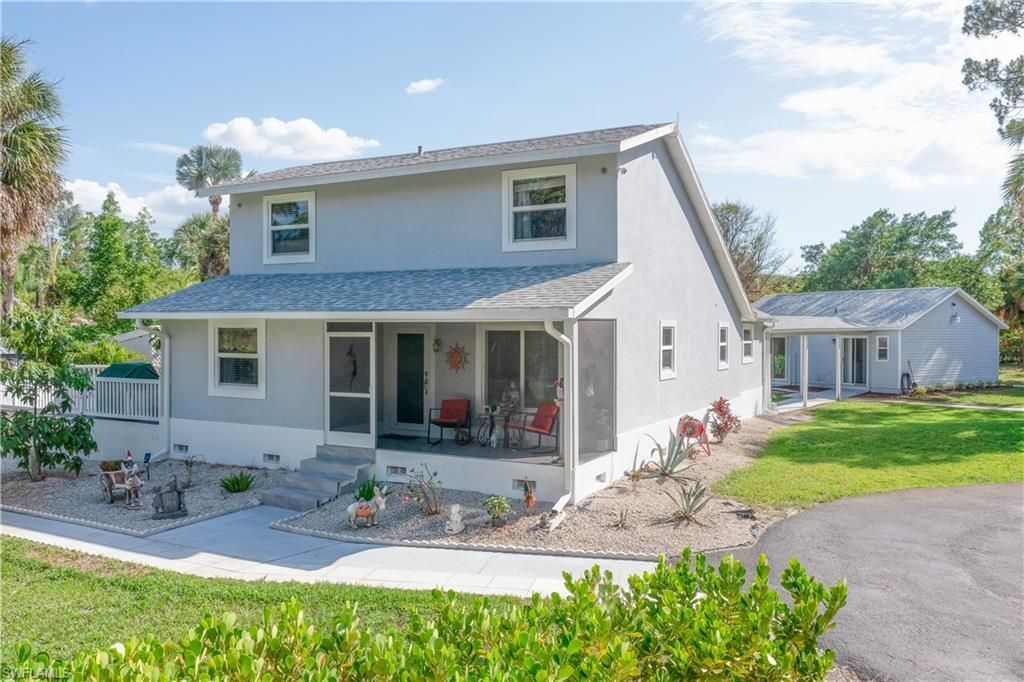260 8th ST NE, Naples, FL 34120