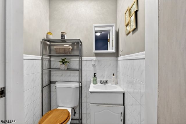 819 Lyons Ave, Irvington Twp., NJ 07111