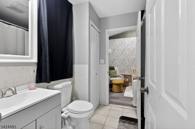 819 Lyons Ave, Irvington Twp., NJ 07111