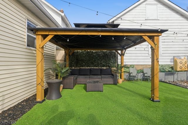 819 Lyons Ave, Irvington Twp., NJ 07111