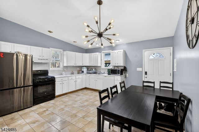 819 Lyons Ave, Irvington Twp., NJ 07111