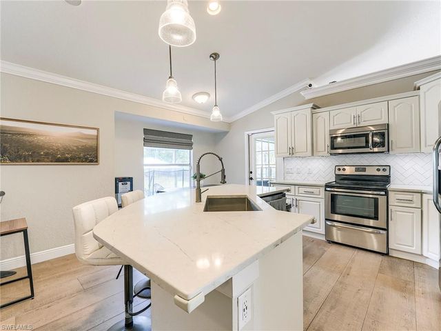 99 19th St NW, Naples, FL 34120