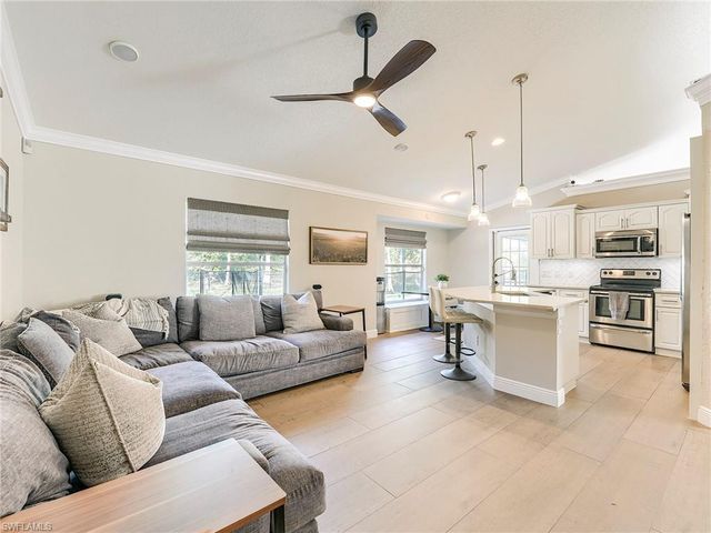 99 19th St NW, Naples, FL 34120