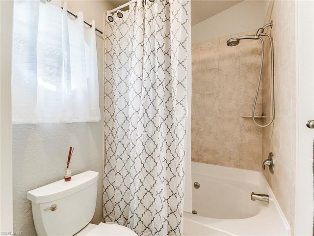 99 19th St NW, Naples, FL 34120