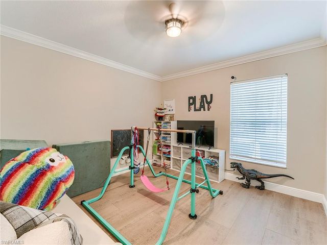 99 19th St NW, Naples, FL 34120