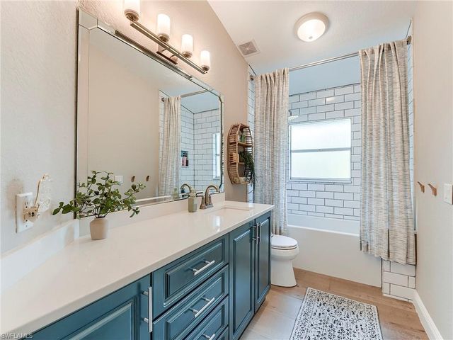 99 19th St NW, Naples, FL 34120