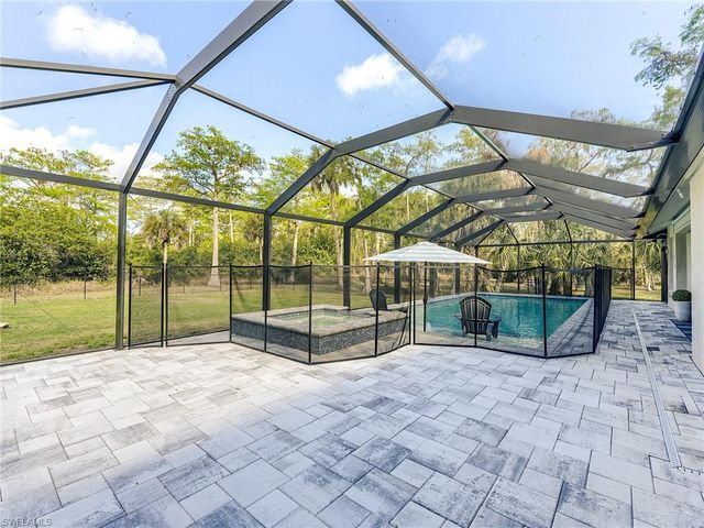 99 19th St NW, Naples, FL 34120