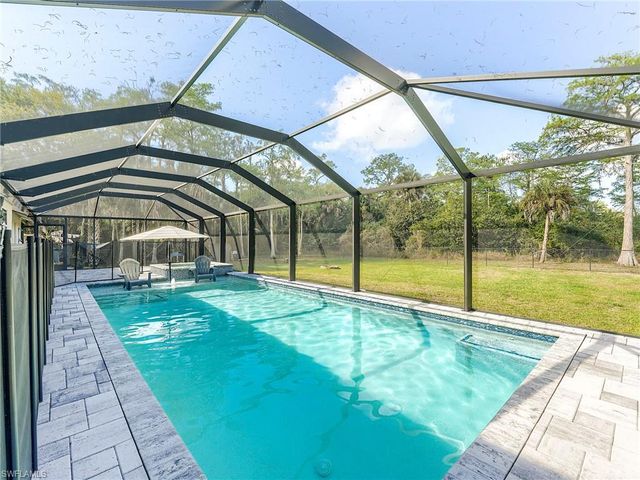 99 19th St NW, Naples, FL 34120