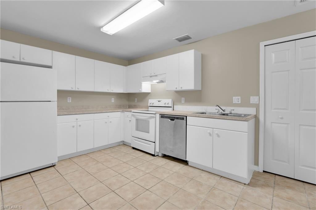 5140/5142 29th ST SW, LEHIGH ACRES, FL 33973 — photo 4