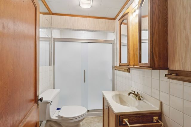 1111 Crowe Street, Shenango Twp, PA 16101