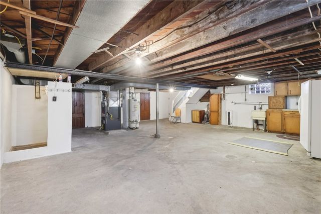 1111 Crowe Street, Shenango Twp, PA 16101