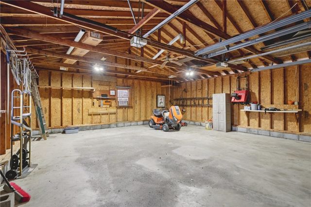 1111 Crowe Street, Shenango Twp, PA 16101