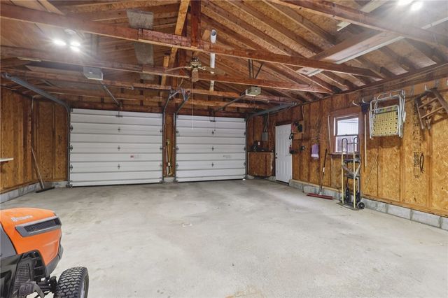 1111 Crowe Street, Shenango Twp, PA 16101