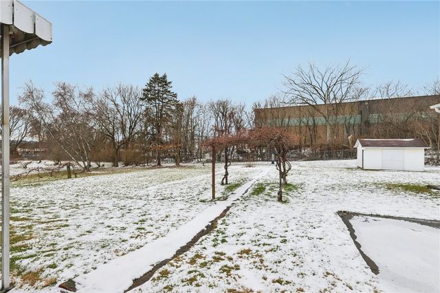 1111 Crowe Street, Shenango Twp, PA 16101