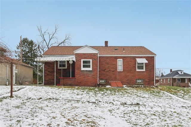 1111 Crowe Street, Shenango Twp, PA 16101