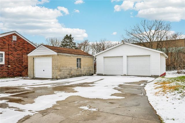 1111 Crowe Street, Shenango Twp, PA 16101