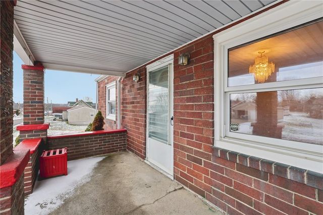 1111 Crowe Street, Shenango Twp, PA 16101