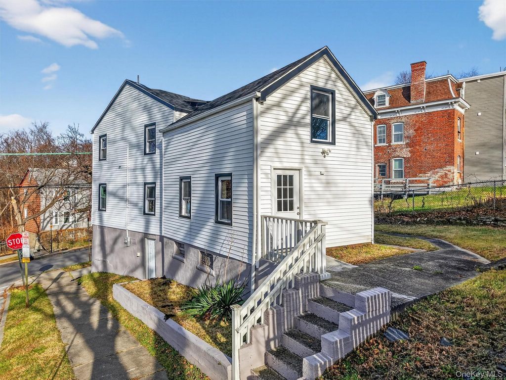 27 Spruce Street, Poughkeepsie, NY 12601