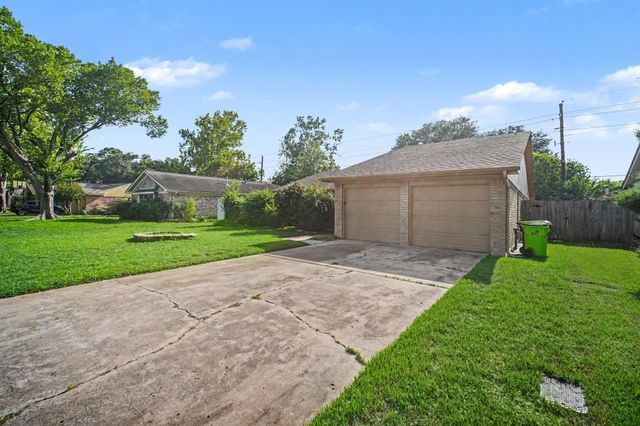 5111 Blueberry Hill Drive, Houston, TX 77084