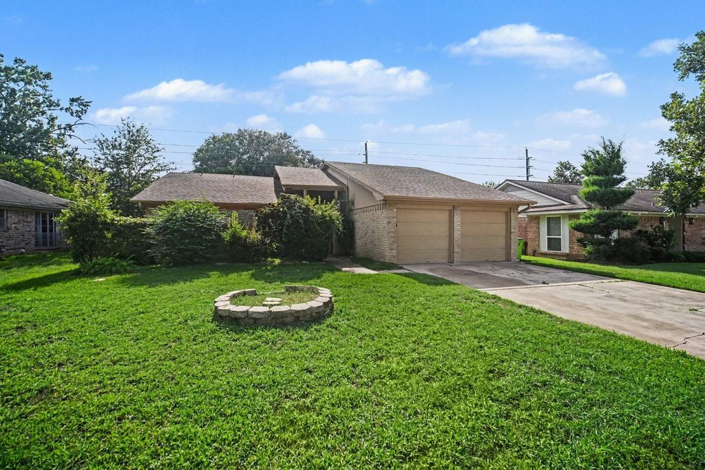 5111 Blueberry Hill Drive, Houston, TX 77084