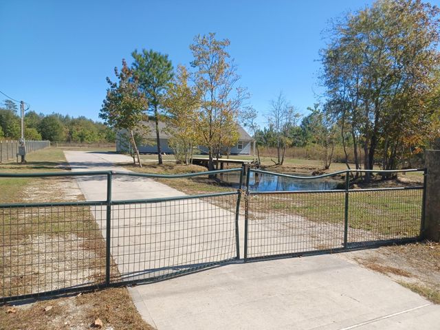 10025 Plum Grove Road, Cleveland, TX 77327