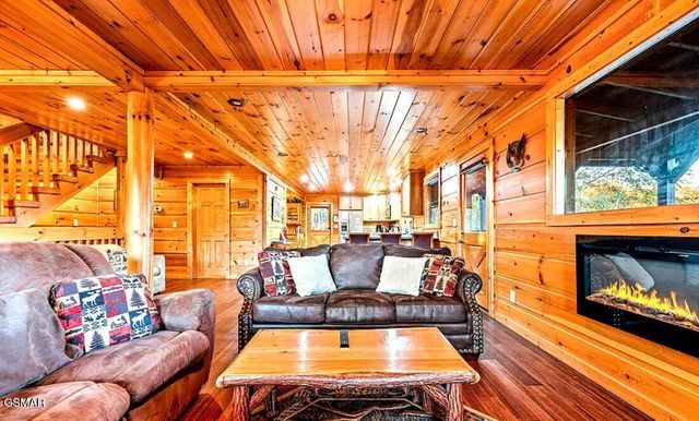 304 Carly Way, Gatlinburg, TN 37738