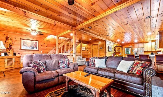 304 Carly Way, Gatlinburg, TN 37738