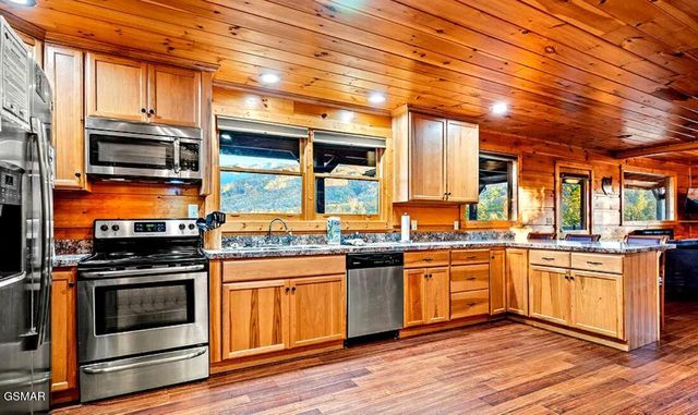 304 Carly Way, Gatlinburg, TN 37738