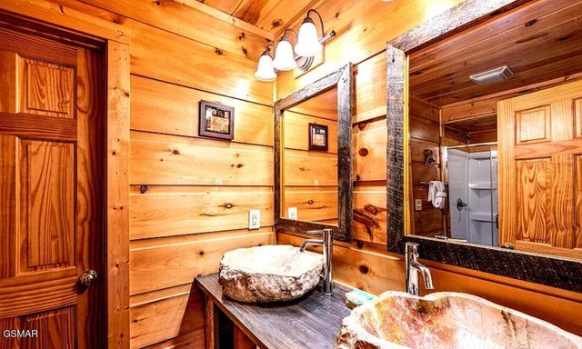 304 Carly Way, Gatlinburg, TN 37738