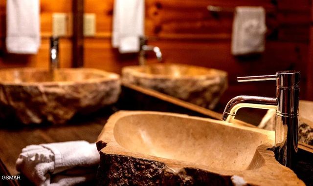 304 Carly Way, Gatlinburg, TN 37738