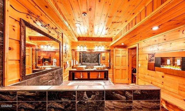 304 Carly Way, Gatlinburg, TN 37738