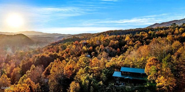 304 Carly Way, Gatlinburg, TN 37738