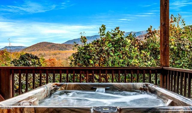 304 Carly Way, Gatlinburg, TN 37738