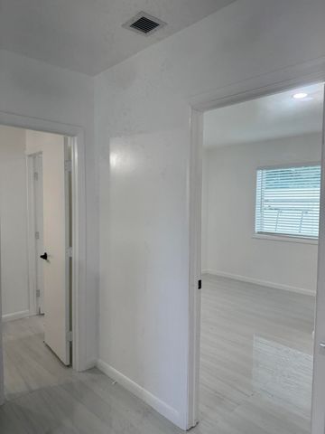 4591 Purdy Lane 8, West Palm Beach, FL 33415