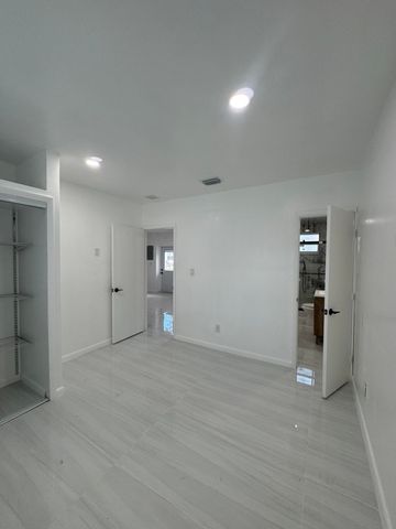 4591 Purdy Lane 8, West Palm Beach, FL 33415